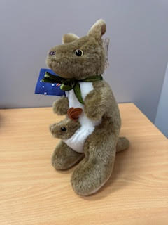Kangaroo with Joey, ribbon and Australian Flag 9.5"